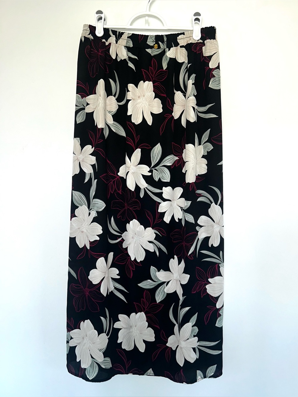La Vie En Rose Aqua Double-Slit Floral Maxi Skirt Size Small Cream/Black - Picture 4 of 5